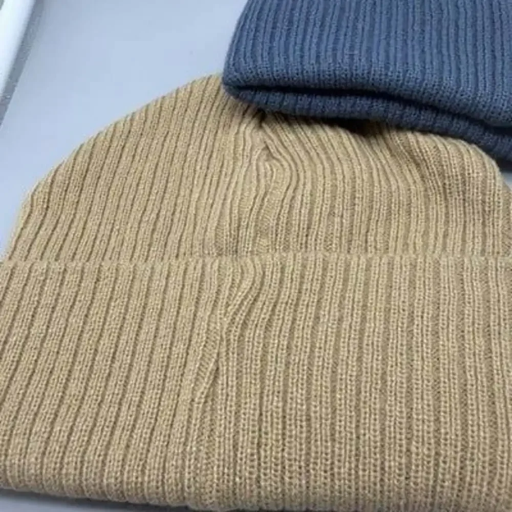 2 Moon‎ Kitty Womens  Beanies Leather Mountain Logo Outdoor Cold Weather Gear